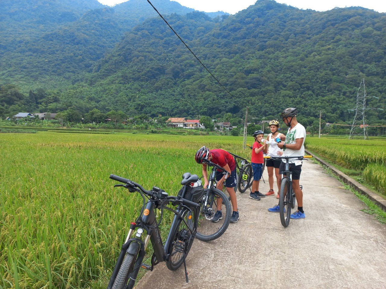 Siem Reap Cycle To Hanoi 22 Days